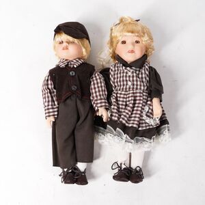 Wyndham Lane Collection Heidi & Eric Porcelain Doll Set w/ Box Vintage Toy